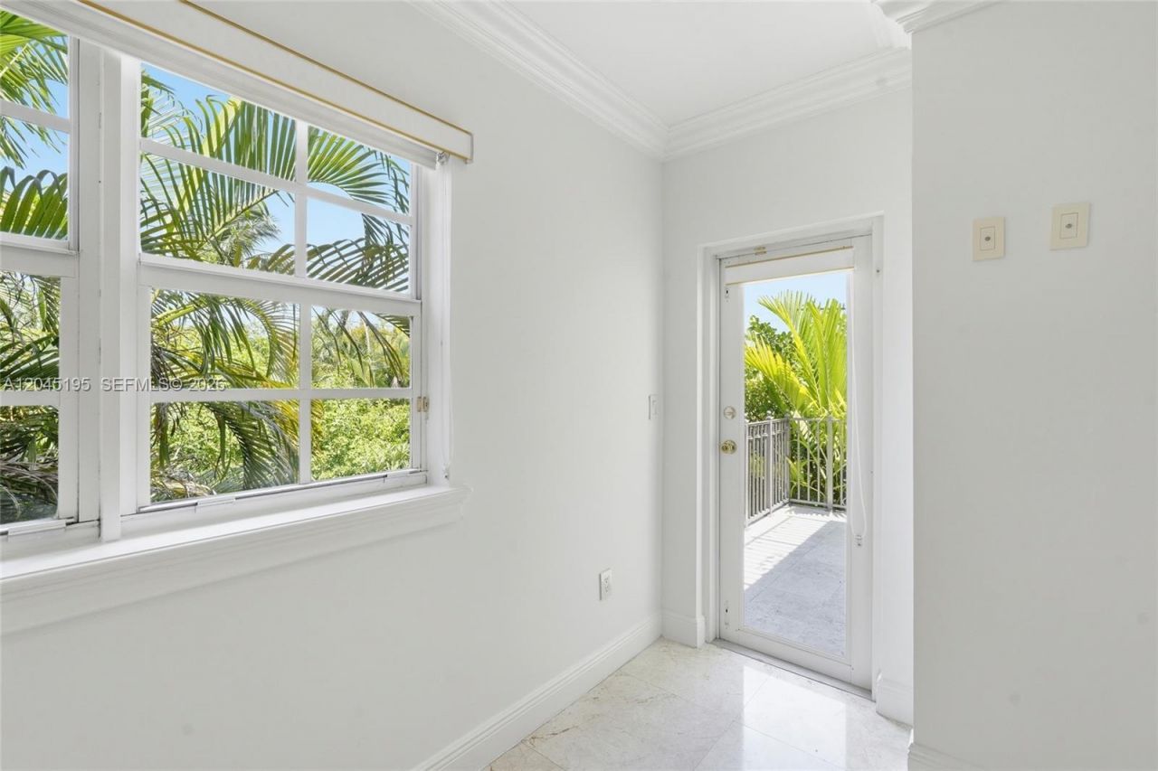 592 Fernwood Rd , Unit B, Key Biscayne, FL 33149 Photo