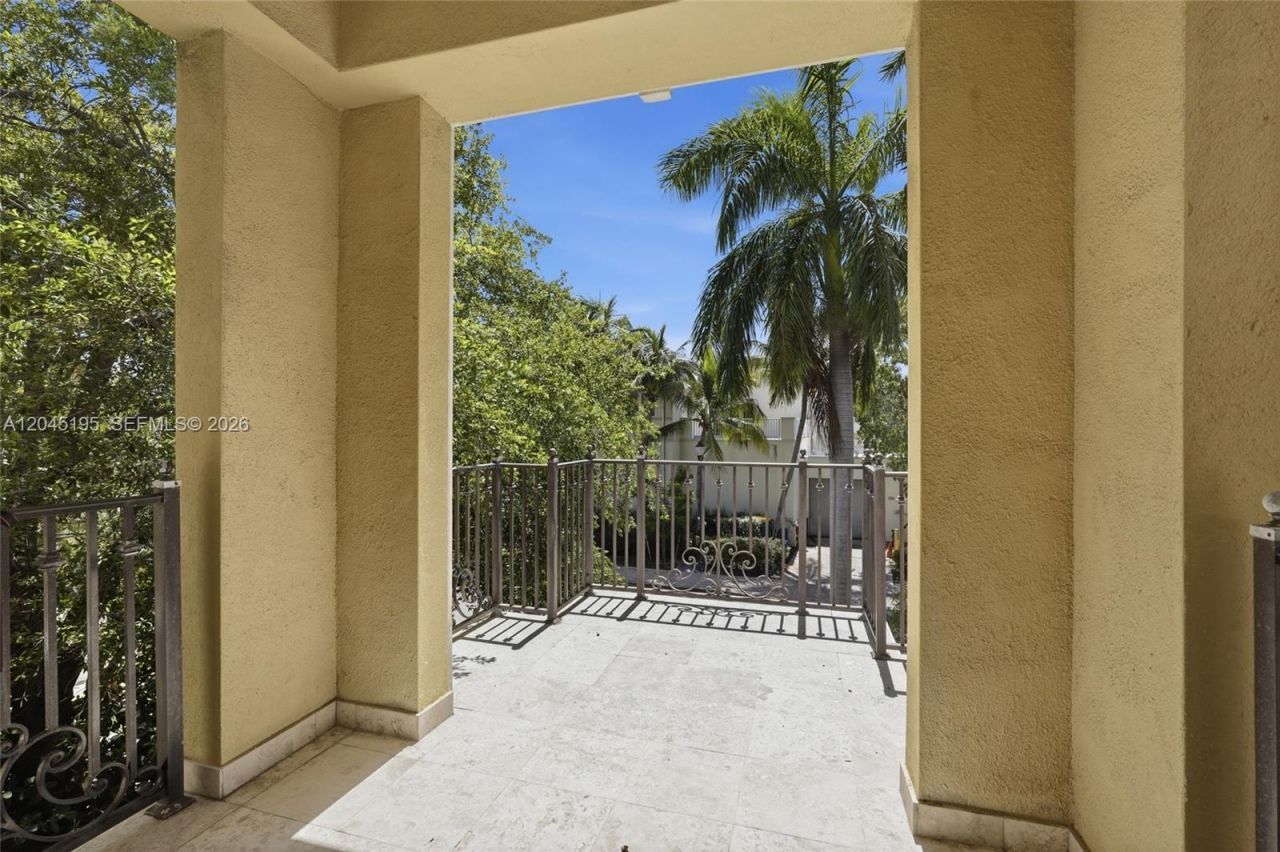 592 Fernwood Rd , Unit B, Key Biscayne, FL 33149 Photo