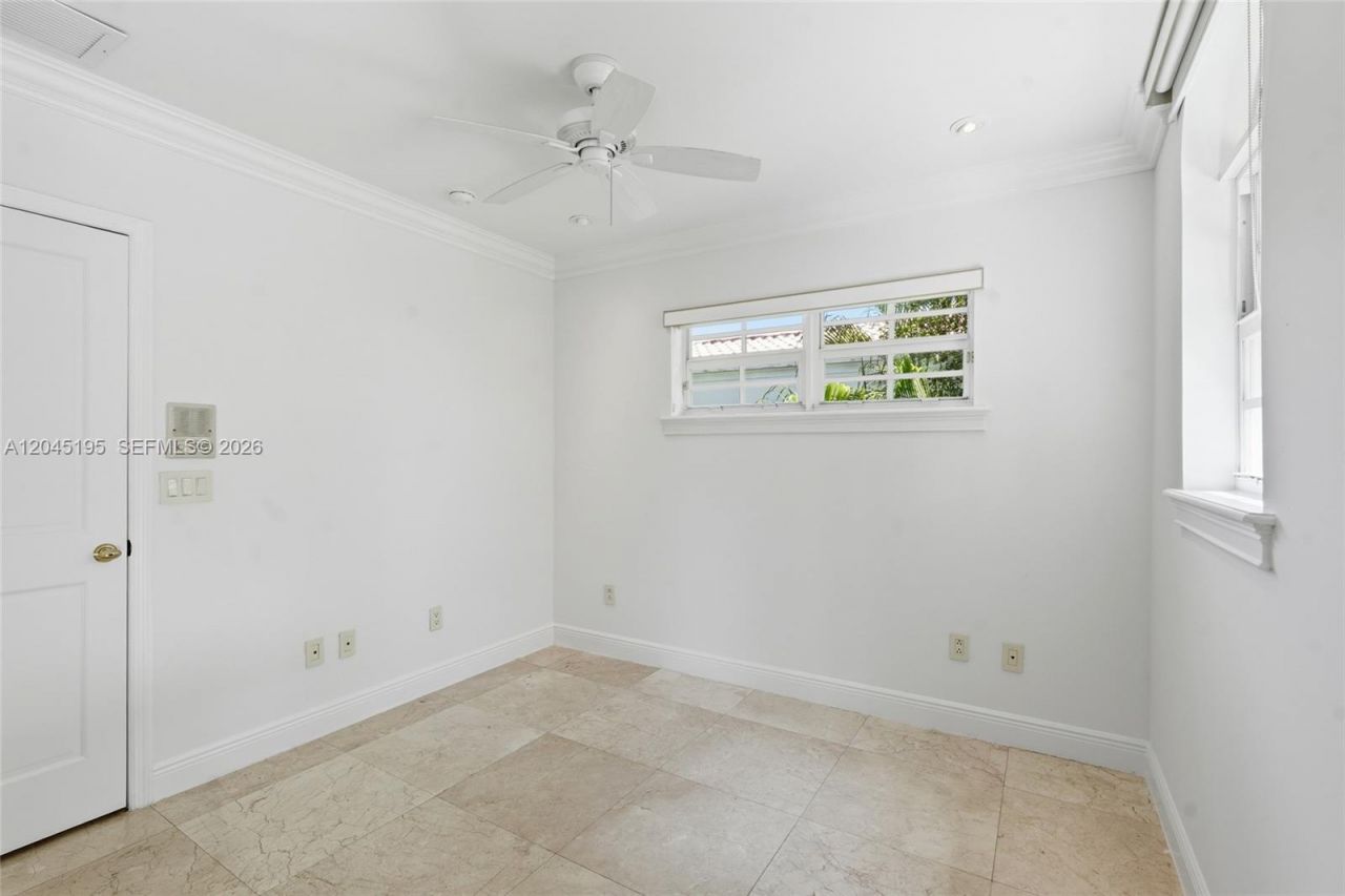 592 Fernwood Rd , Unit B, Key Biscayne, FL 33149 Photo