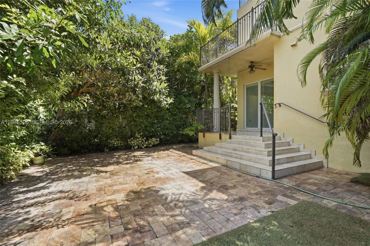 592 Fernwood Rd , Unit B, Key Biscayne, FL 33149 Photo