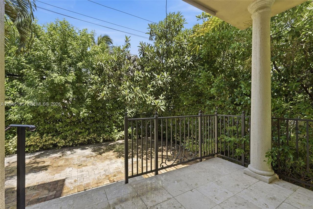592 Fernwood Rd , Unit B, Key Biscayne, FL 33149 Photo