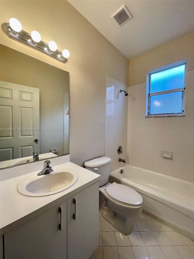 2008 NE 38th Rd , Unit 2008, Homestead, FL 33033 Photo