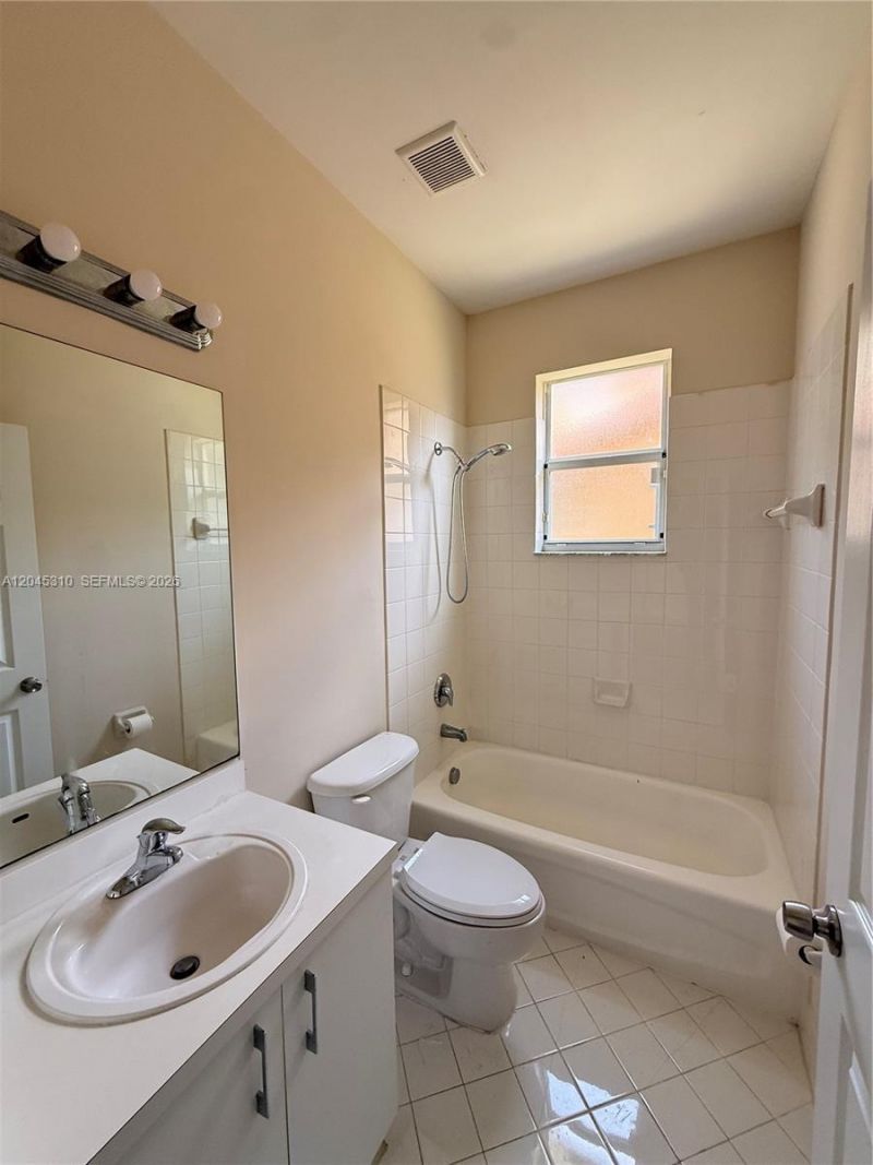 2008 NE 38th Rd , Unit 2008, Homestead, FL 33033 Photo