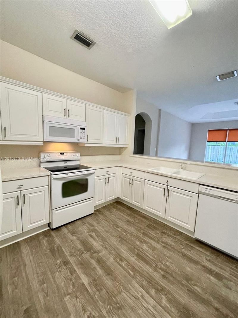 2008 NE 38th Rd , Unit 2008, Homestead, FL 33033 Photo