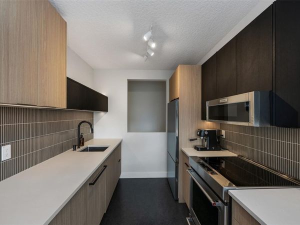 1030 Yates St , Unit #509, Victoria, BC V8V 5A7