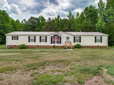 5648 Moons Road, Long Island, VA 24569
