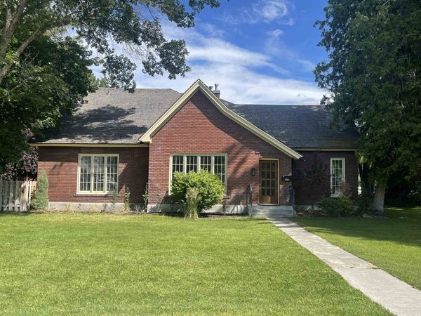 480 S Shilling Avenue, Blackfoot, ID 83221