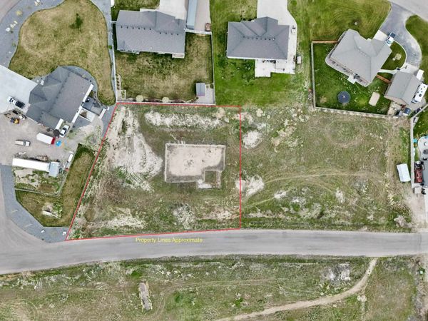 86 N Hillside Road, Idaho Falls, ID 83402