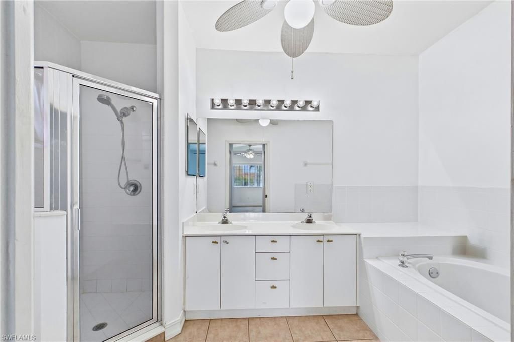 675 Luisa Ln , Unit 4, Naples, FL 34104 Photo