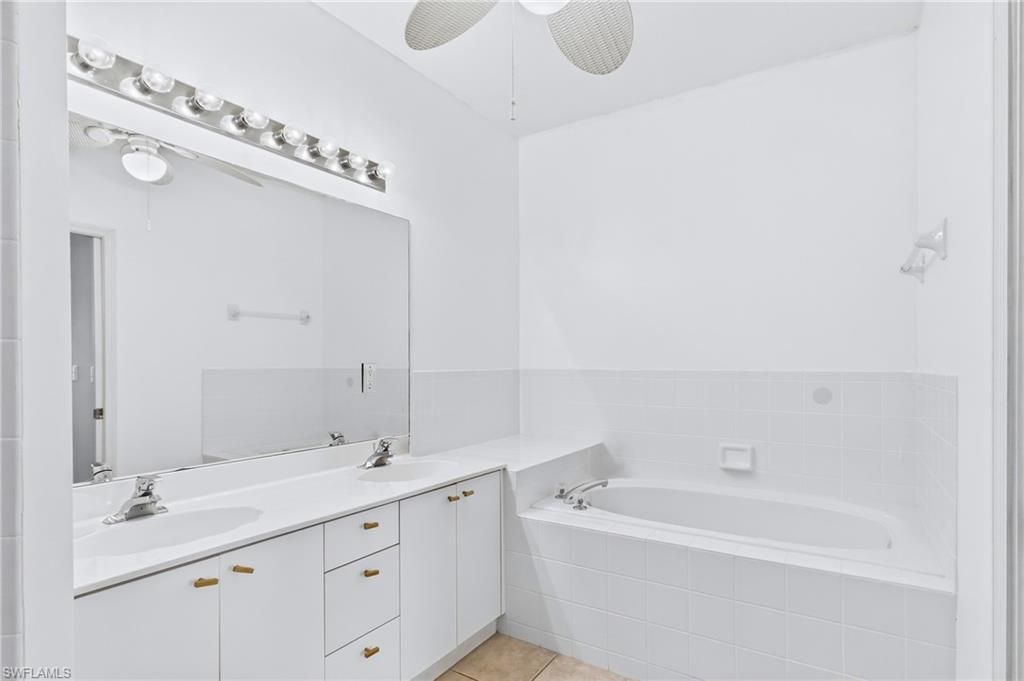 675 Luisa Ln , Unit 4, Naples, FL 34104 Photo
