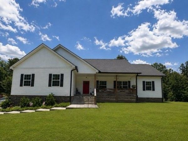 381 Tummins Rd , Mc Ewen, TN 37101