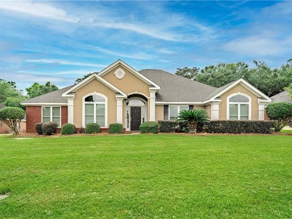 2532 Burlington Drive W, Mobile, AL 36695