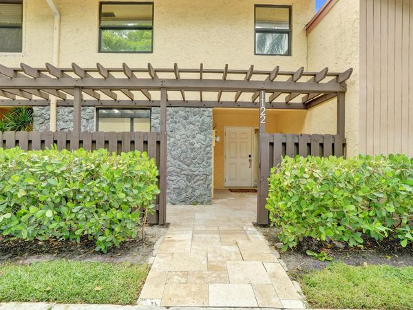 1122 NW 79th Drive, Plantation, FL 33322