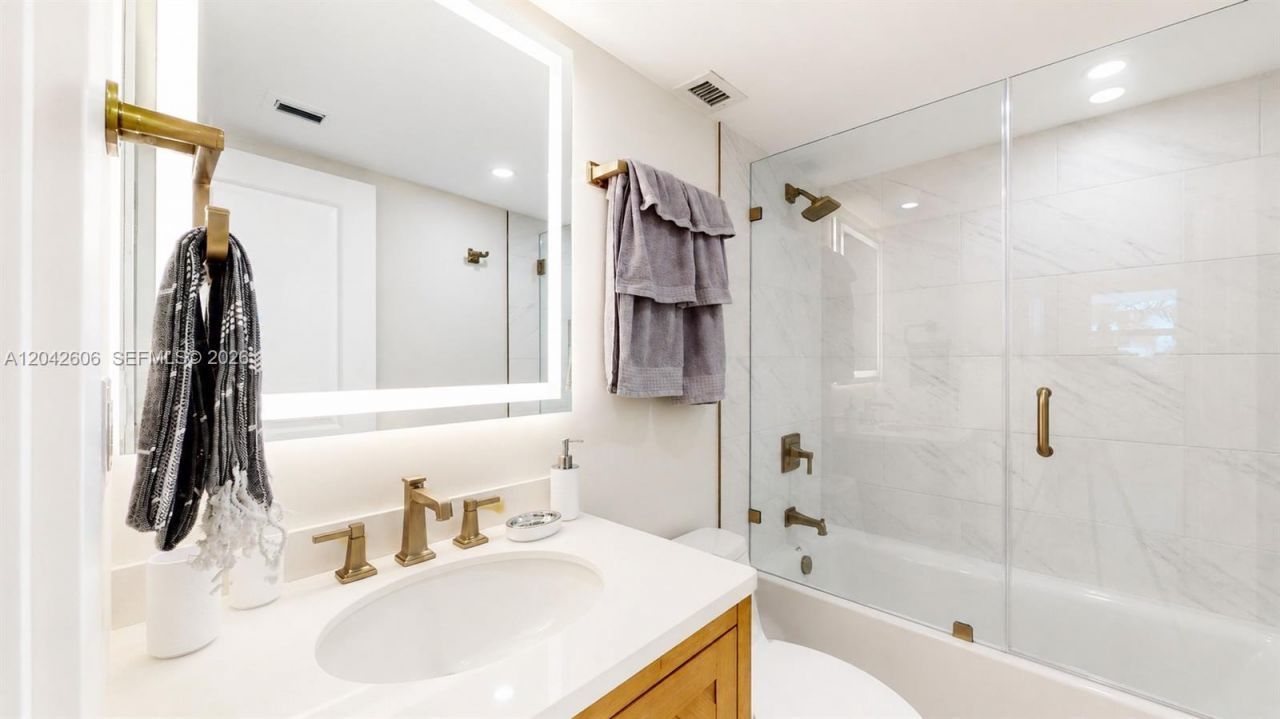 177 Ocean Lane Dr , Unit 213, Key Biscayne, FL 33149 Photo