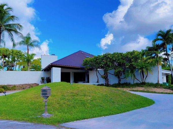 8925 SW 102nd Ter , Miami, FL 33176