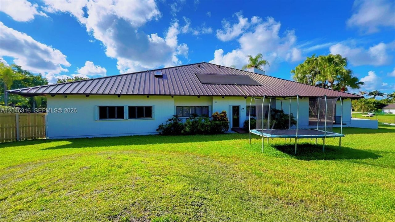 8925 SW 102nd Ter, Miami, FL 33176 Photo