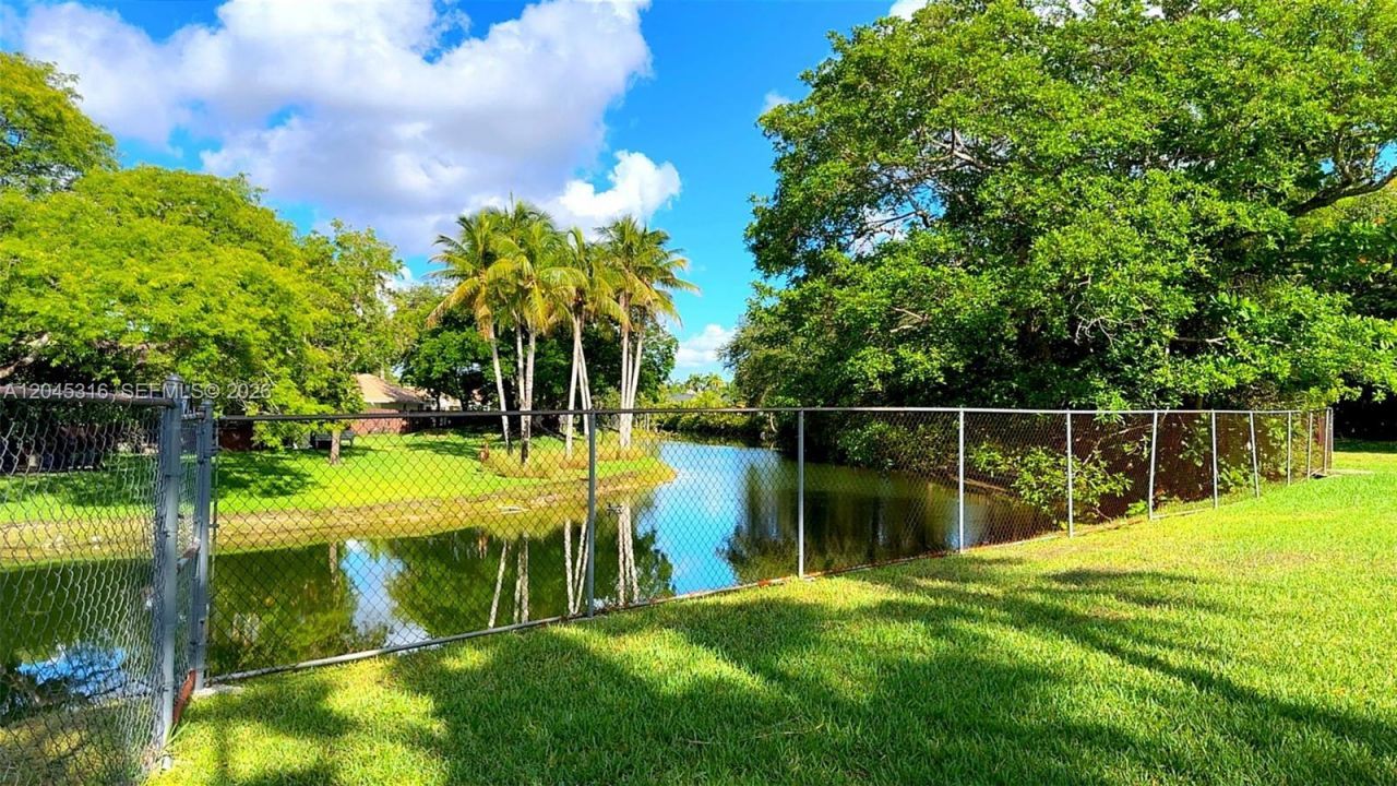 8925 SW 102nd Ter, Miami, FL 33176 Photo