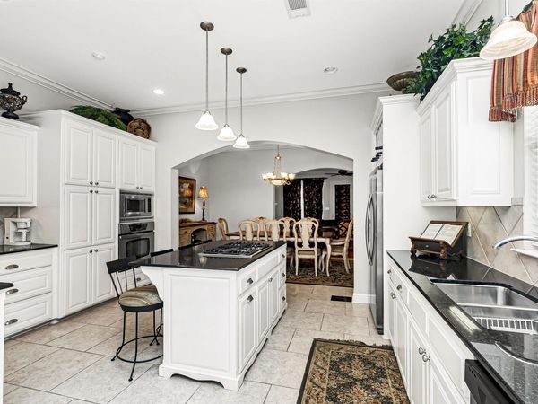 5427 Courtyard Dr, Gonzales, LA 70737
