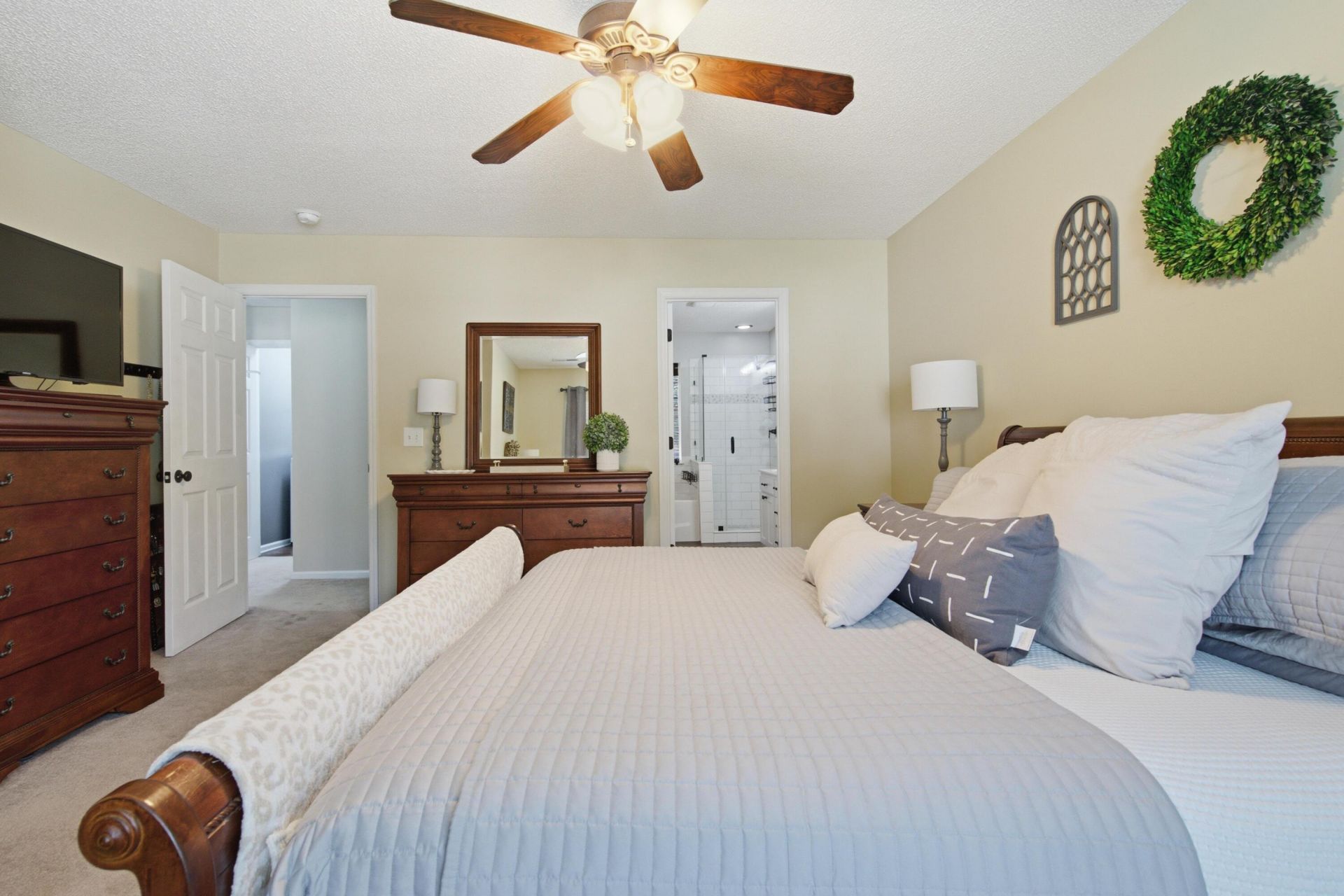 114 Fairhaven Drive Photo 16