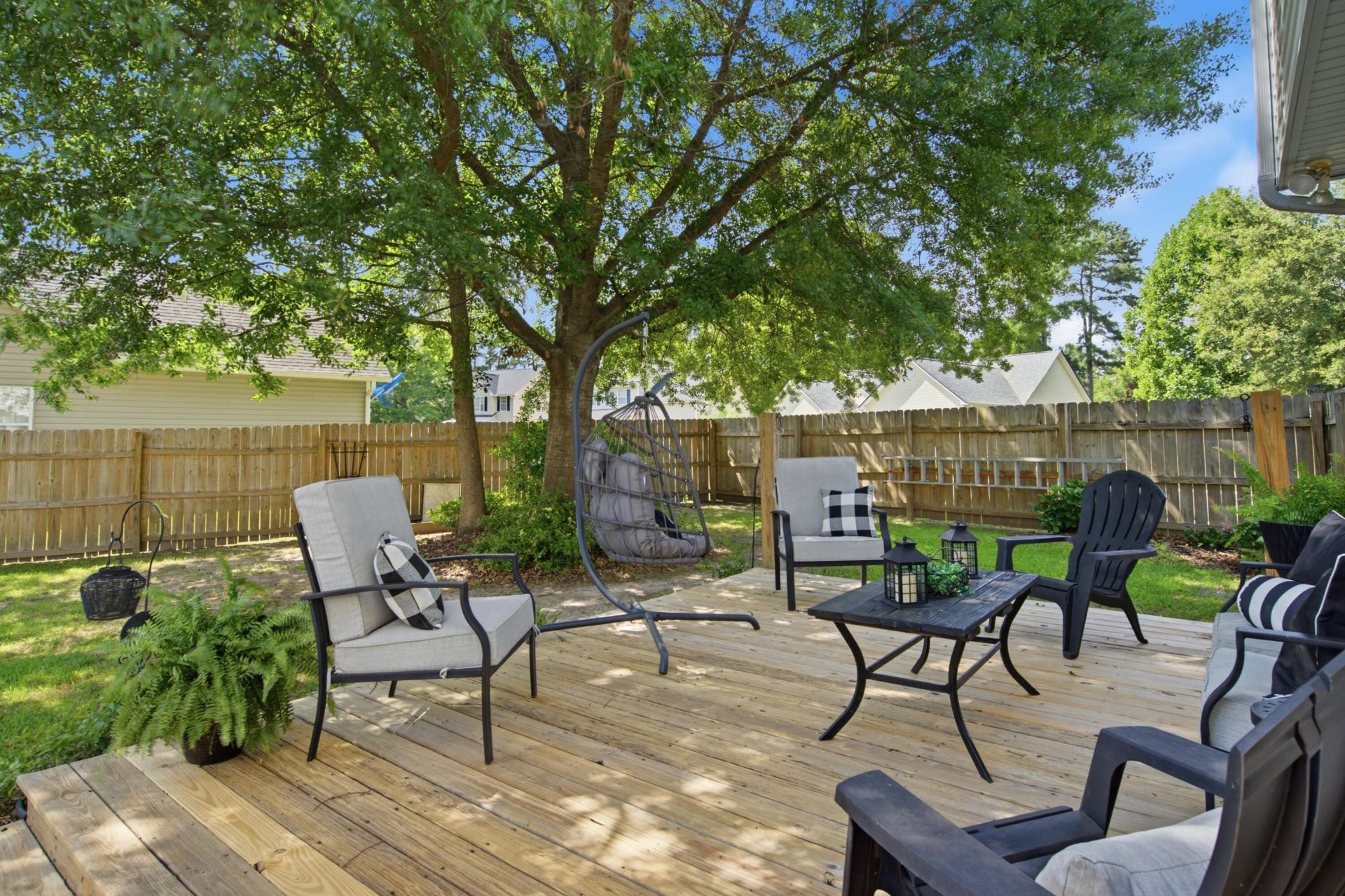 114 Fairhaven Drive Photo 31