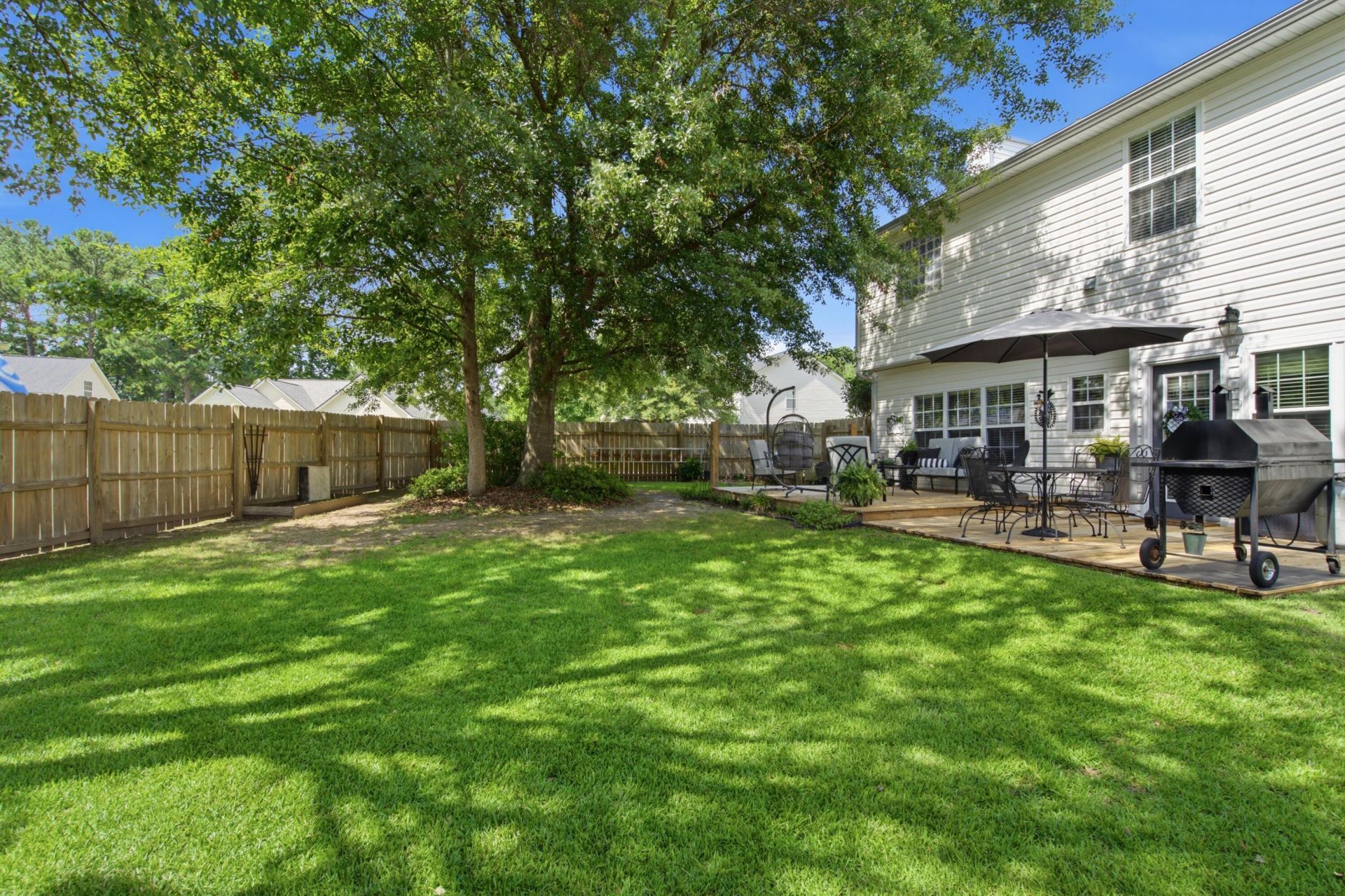114 Fairhaven Drive Photo 32