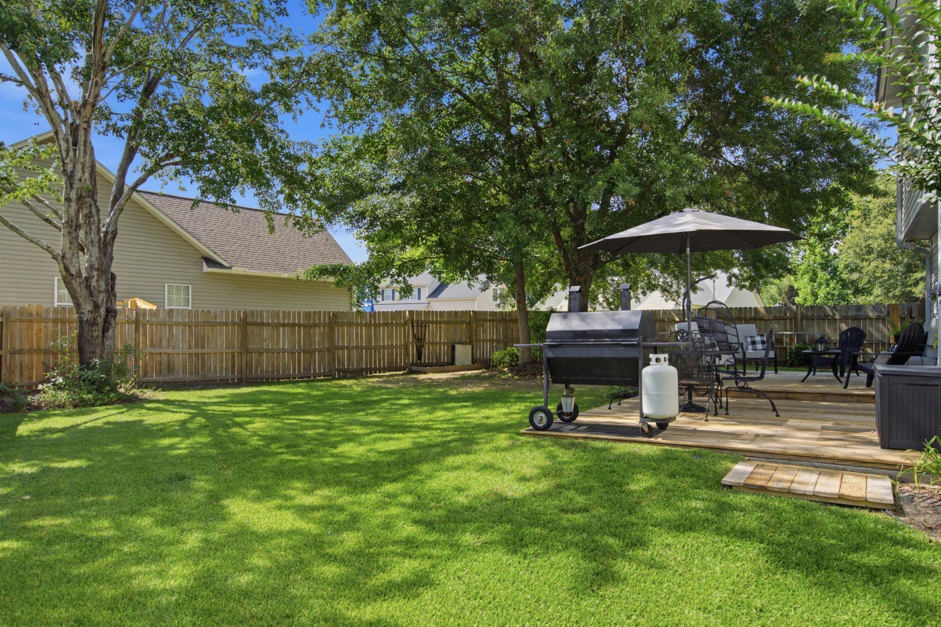114 Fairhaven Drive Photo 33