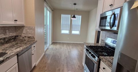 9902 Del Surf Ln, Elk Grove, CA 95757 Photo