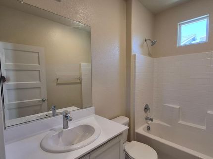9902 Del Surf Ln, Elk Grove, CA 95757 Photo