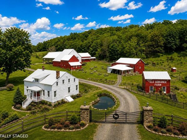 148 N Creek Road, Staatsburg, NY 12580