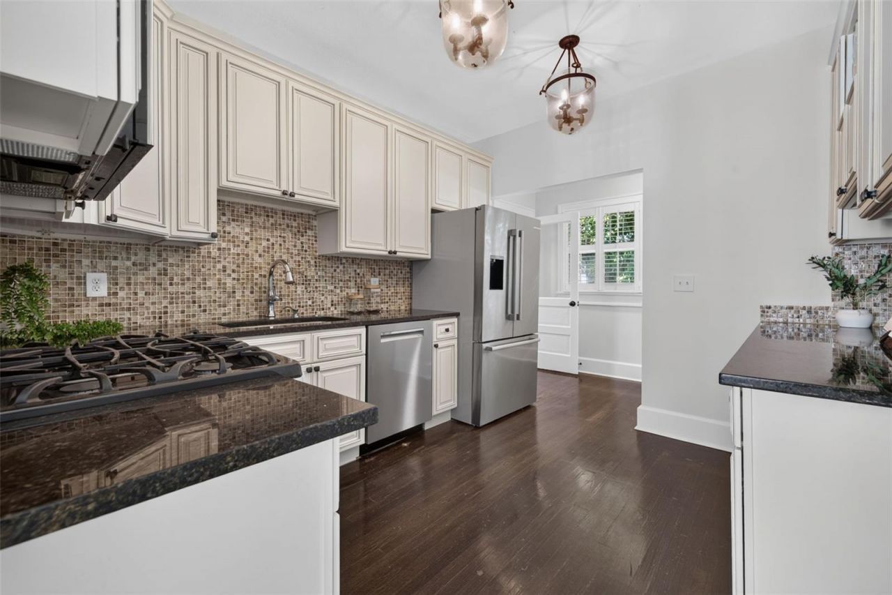 2125 Burlington Avenue N, Saint Petersburg, FL 33713 Photo