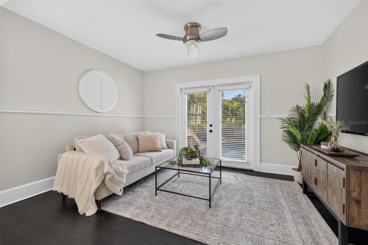 2125 Burlington Avenue N, Saint Petersburg, FL 33713 Photo