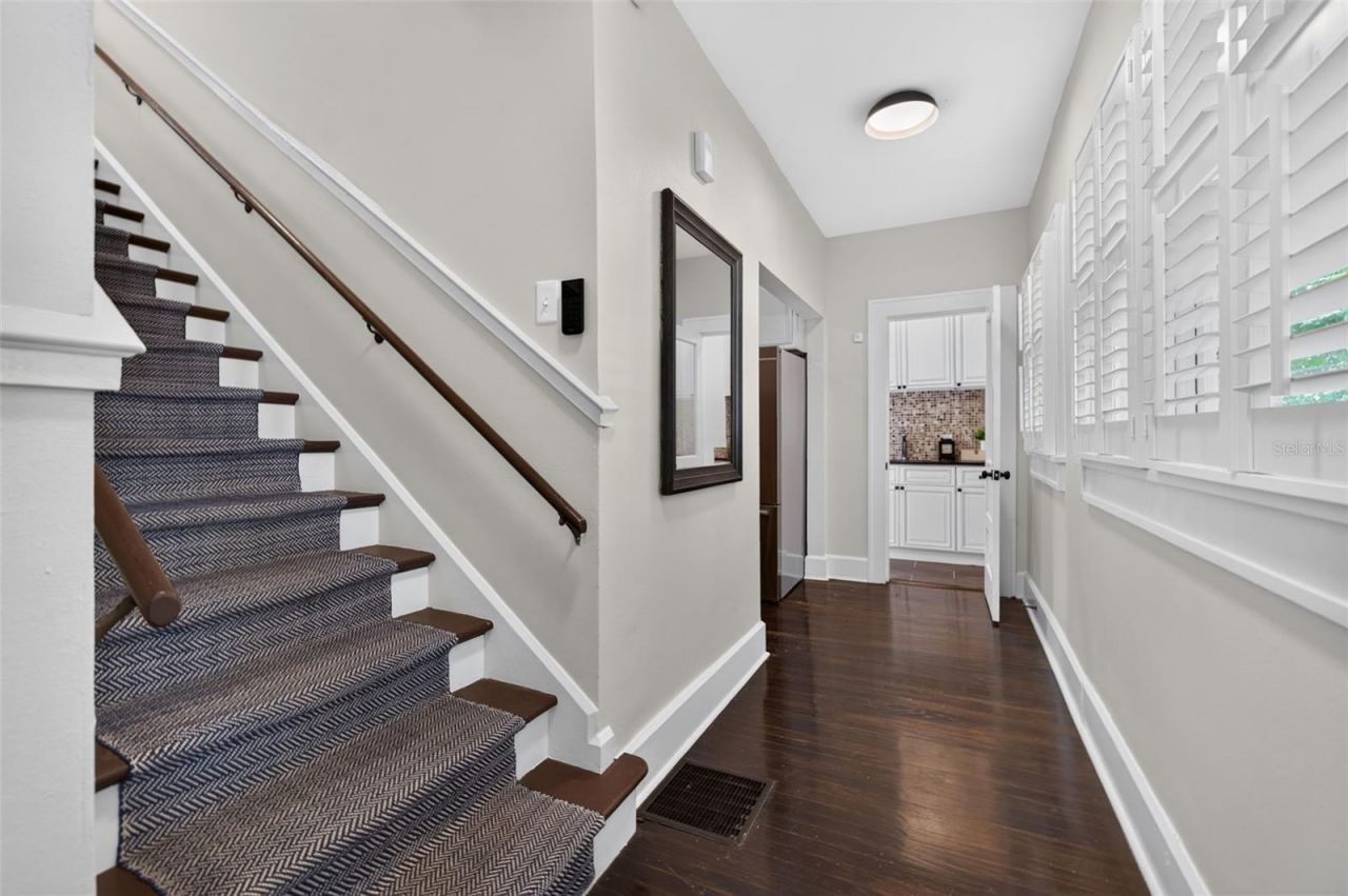 2125 Burlington Avenue N, Saint Petersburg, FL 33713 Photo