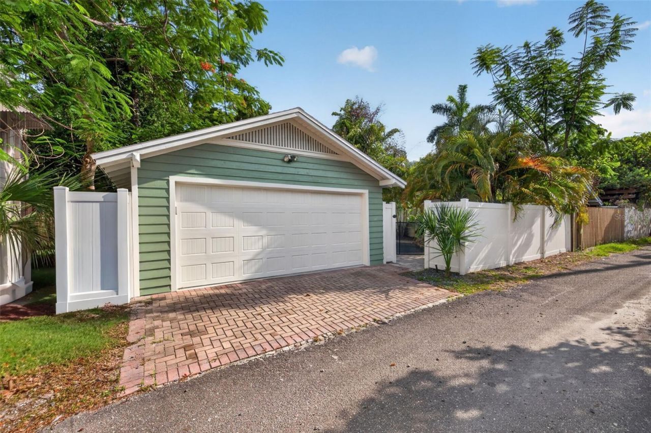 2125 Burlington Avenue N, Saint Petersburg, FL 33713 Photo