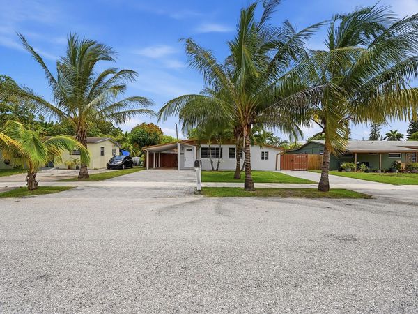 4380 NW 59th Court, North Lauderdale, FL 33319