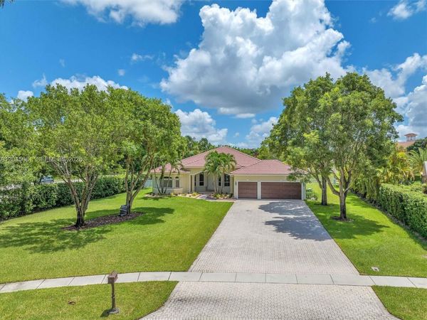 16310 Paddock Ln, Weston, FL 33326