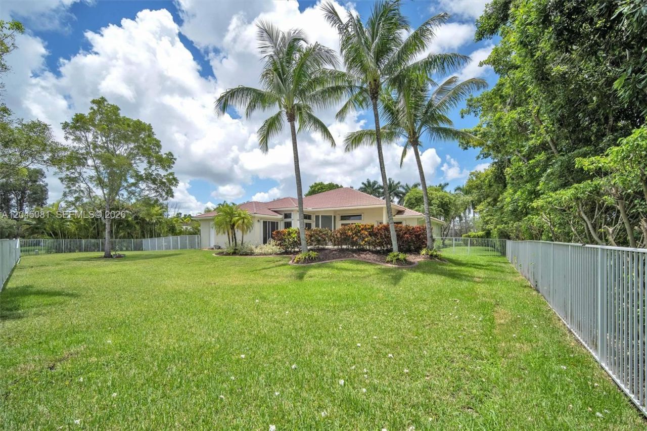 16310 Paddock Ln, Weston, FL 33326 Photo
