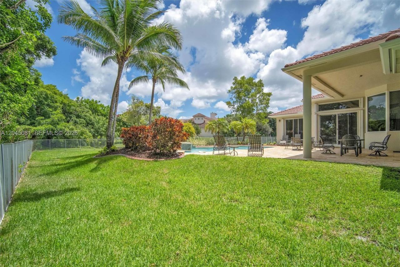 16310 Paddock Ln, Weston, FL 33326 Photo