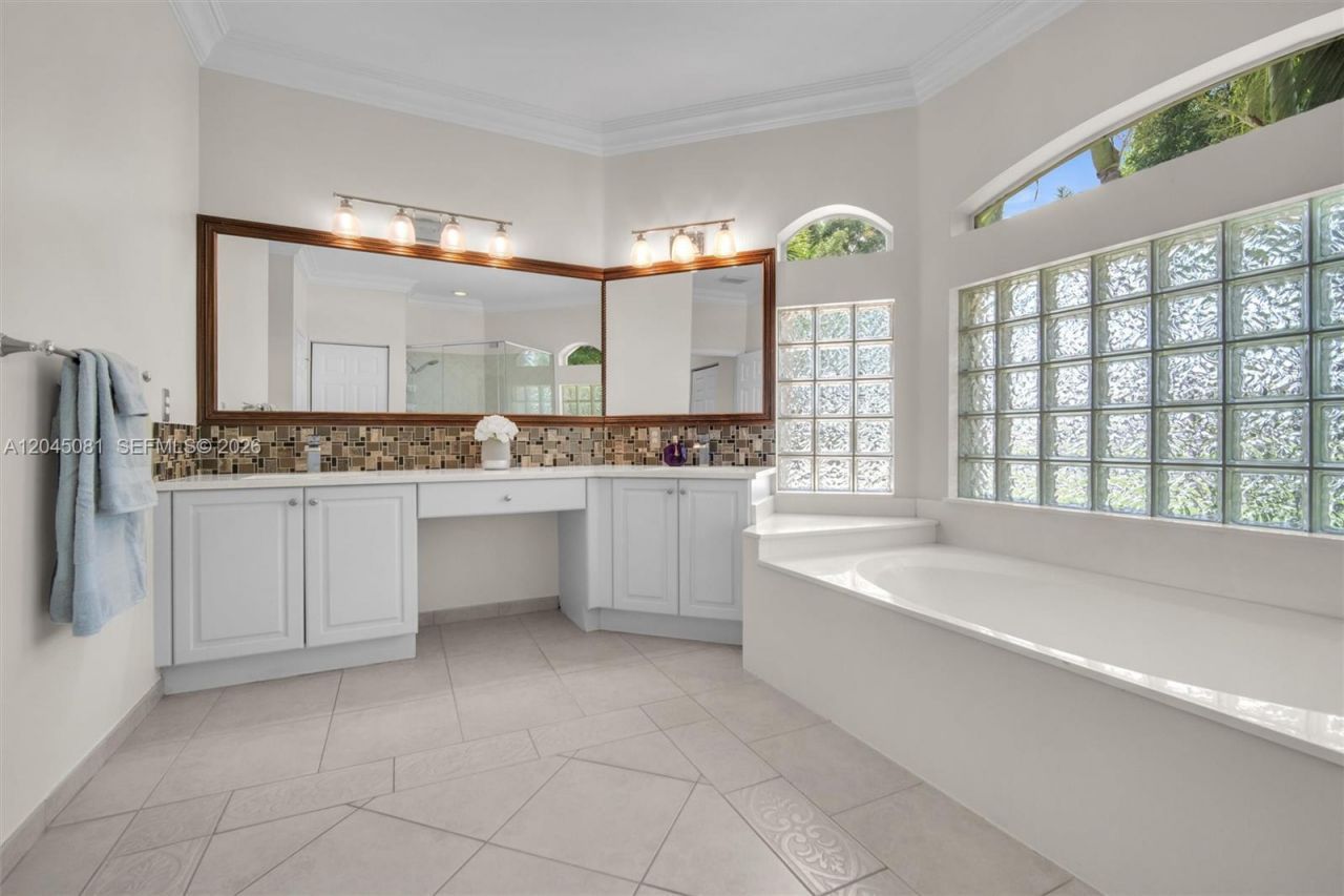 16310 Paddock Ln, Weston, FL 33326 Photo