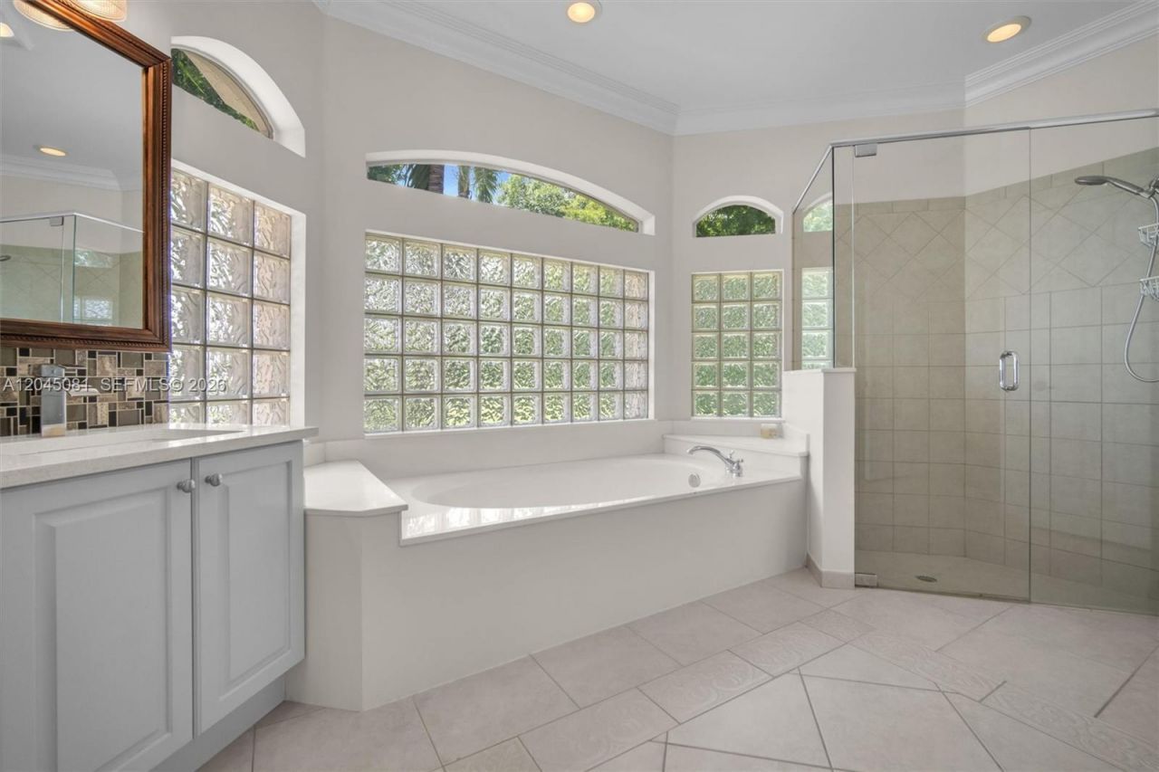 16310 Paddock Ln, Weston, FL 33326 Photo