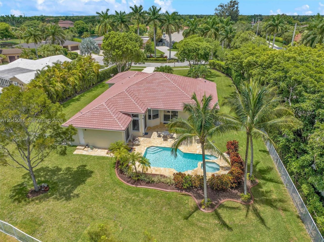 16310 Paddock Ln, Weston, FL 33326 Photo
