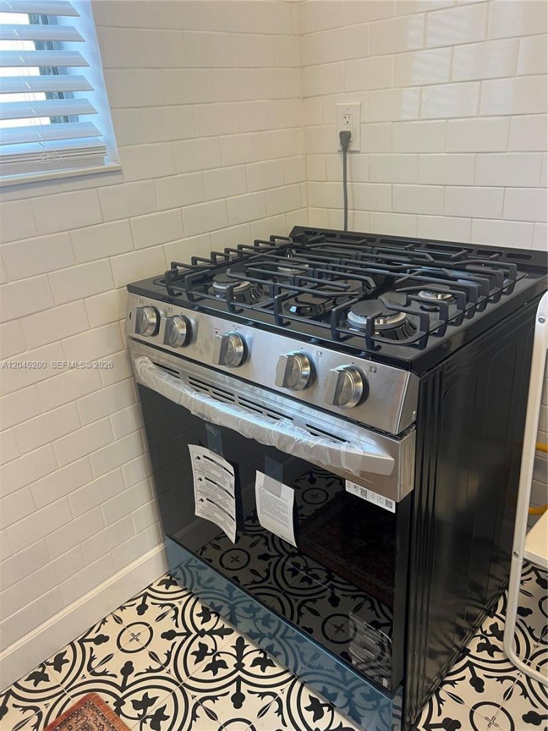 7720 Harding Ave, Unit 8, Miami Beach, FL 33141 Photo