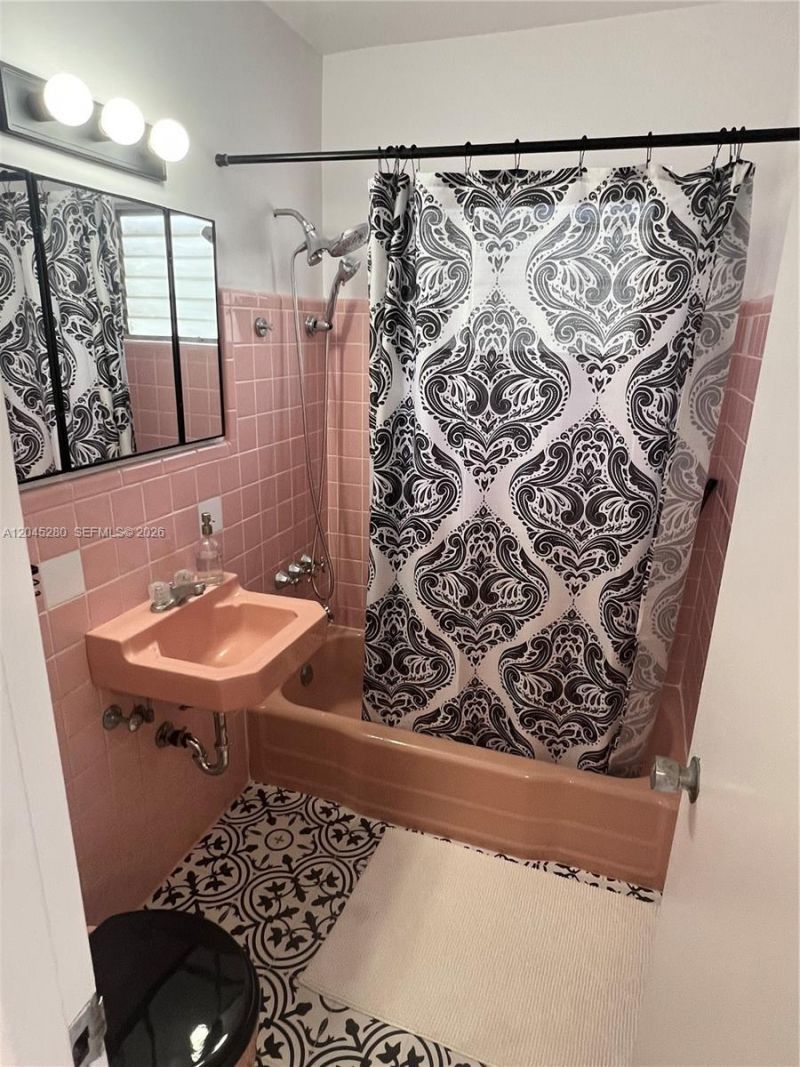 7720 Harding Ave, Unit 8, Miami Beach, FL 33141 Photo