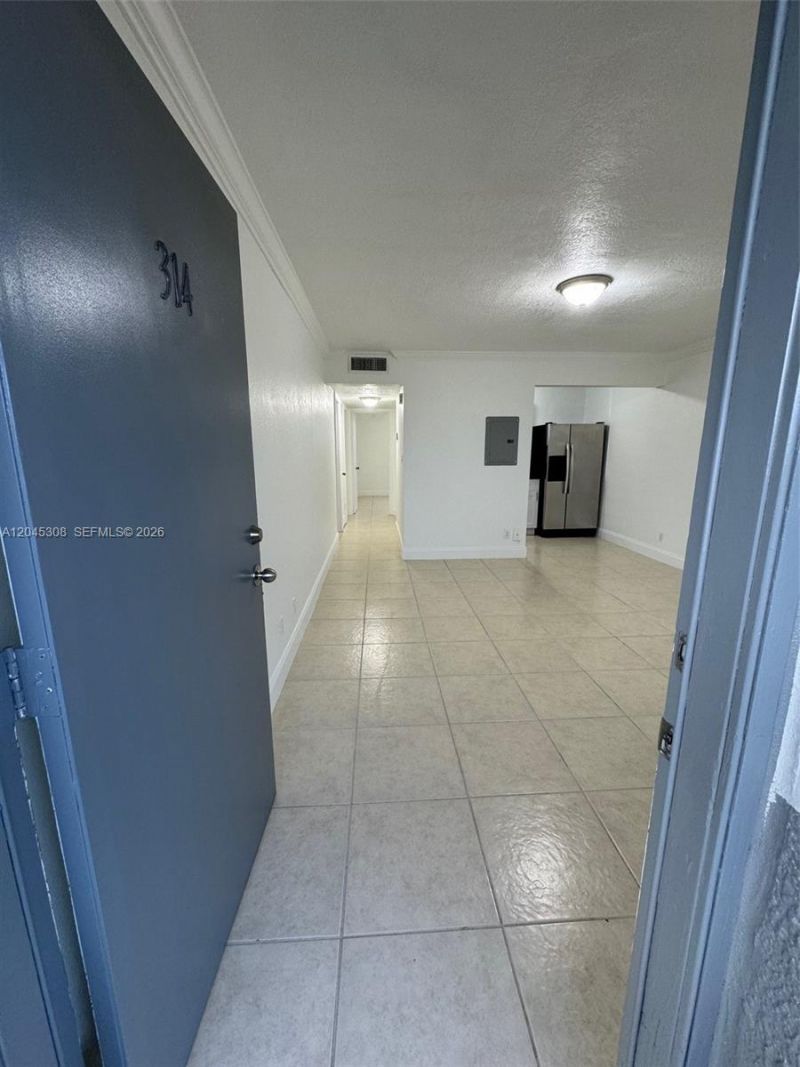 11195 SW 1st St , Unit 314, Sweetwater, FL 33174 Photo