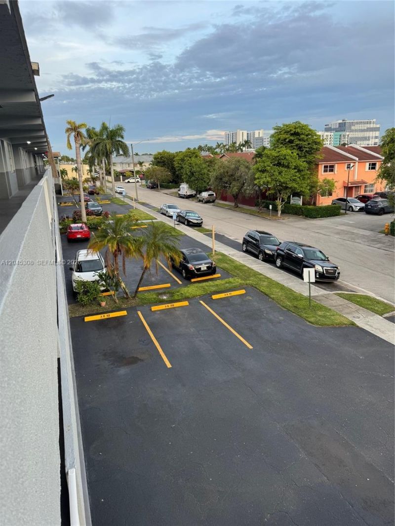 11195 SW 1st St , Unit 314, Sweetwater, FL 33174 Photo