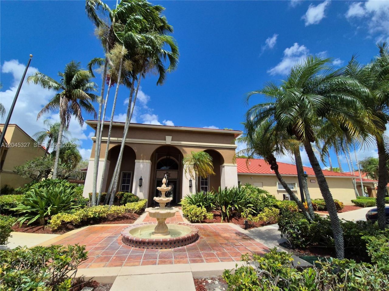 18310 NW 68th Ave , Unit P, Hialeah, FL 33015 Photo