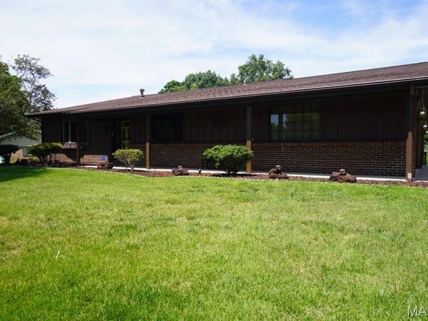 139 Lakeland Hills Drive, Caseyville, IL 62208