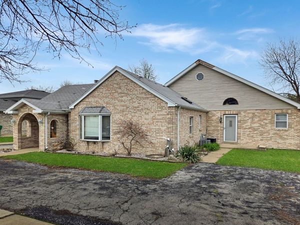 16621 84th Avenue , Tinley Park, IL 60477