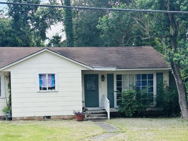 1809 Brooklane Dr., Hattiesburg, MS 39401