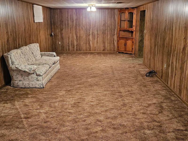 823 Wayne Drive, Heath, OH 43056 Photo 3