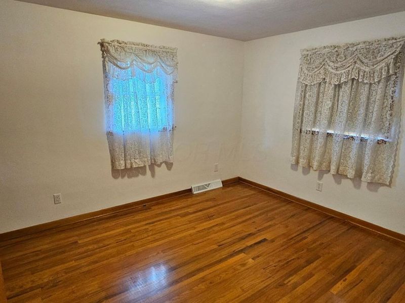 823 Wayne Drive, Heath, OH 43056 Photo 5